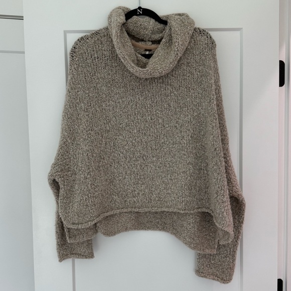 OVERSIZED FREE PEOPLE SWEATER - Picture 2 of 4